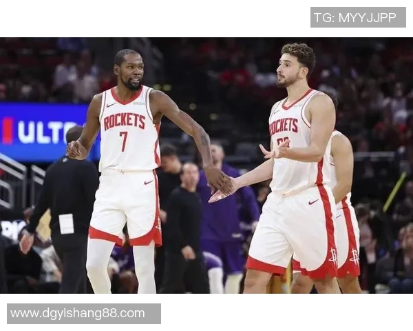 04年火箭队与老鹰队经典对决精彩录像回顾与赛场瞬间分析