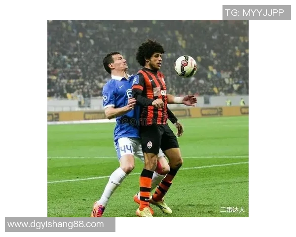 伯顿查与查尔顿的激烈对决谁能在赛场上笑到最后