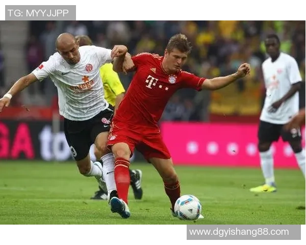 克罗斯在足球世界中的传奇之路与未来发展展望