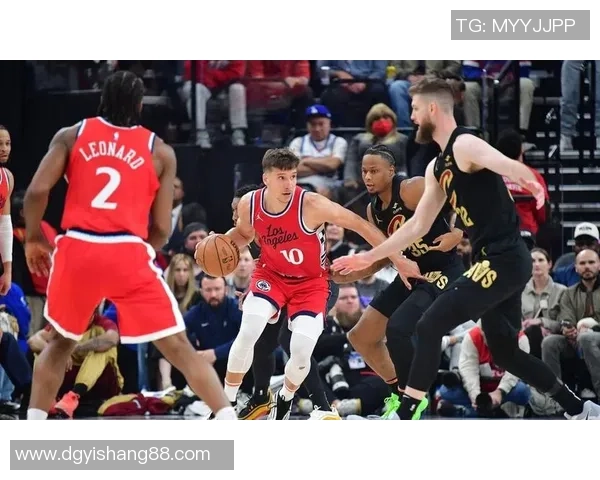 快船与勇士激战回顾精彩瞬间1月1日比赛录像分析