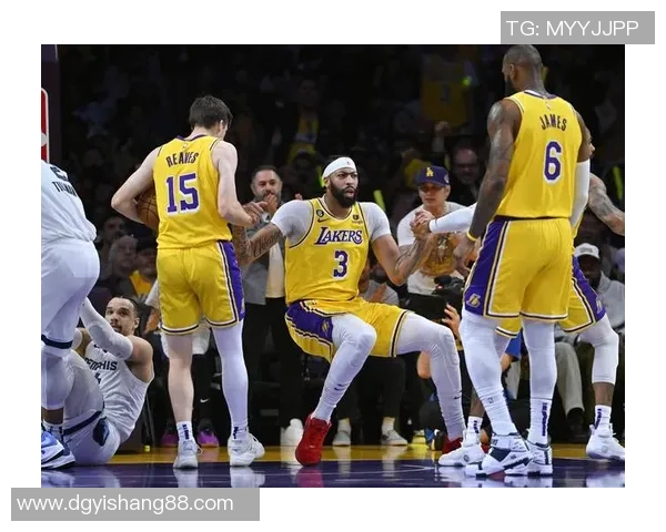 湖人对阵热火精彩回顾及赛后分析球员表现与战术调整