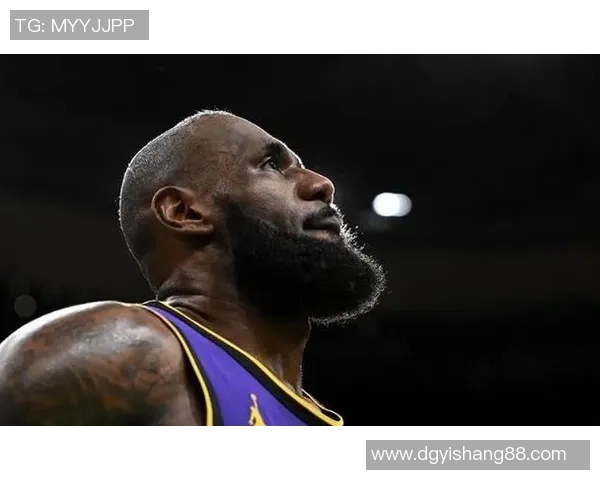 詹姆斯:从篮球传奇到社会影响力的多重角色探索 詹姆斯:从篮球传奇到社会影响力的多重角色探索