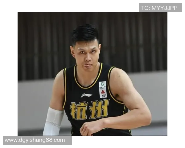 许钟豪：从青涩少年到职场精英的成长之路与奋斗故事